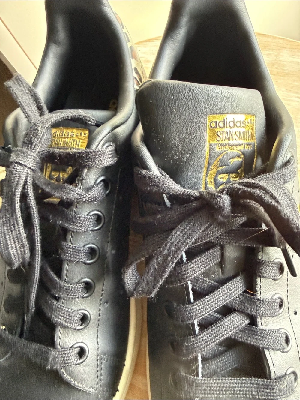 adidas Stan Smith Black woman’s Sneakers with Gold Accents